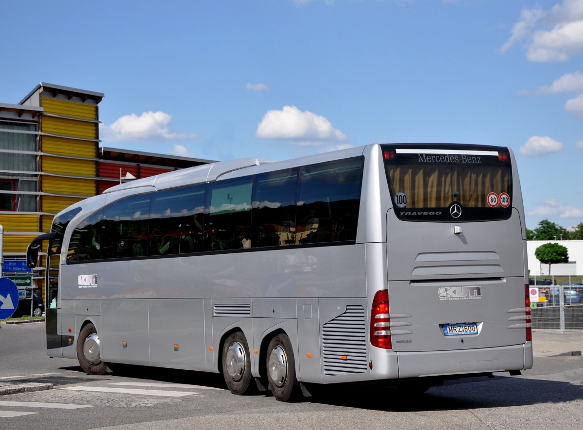 Mercedes Travego von Kuti Travel aus Ungarn im Juni 2015 in Krems.