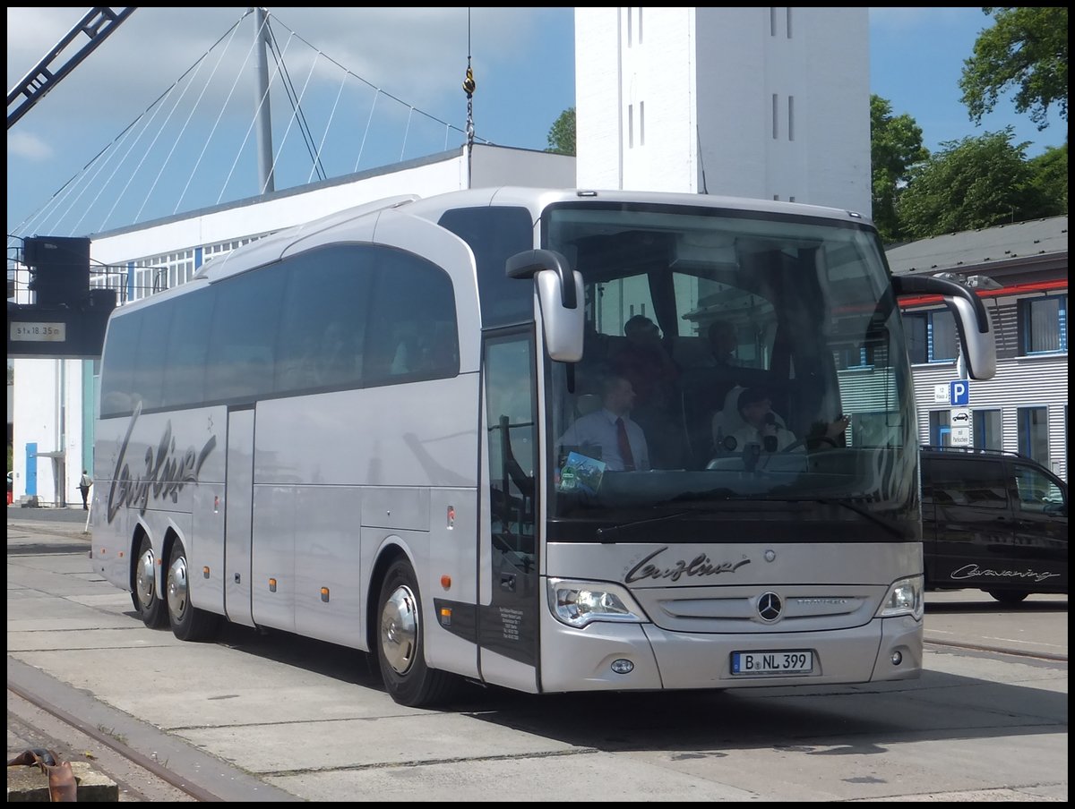 Mercedes Travego von Lenzliner aus Deutschland im Stadthafen Sassnitz.