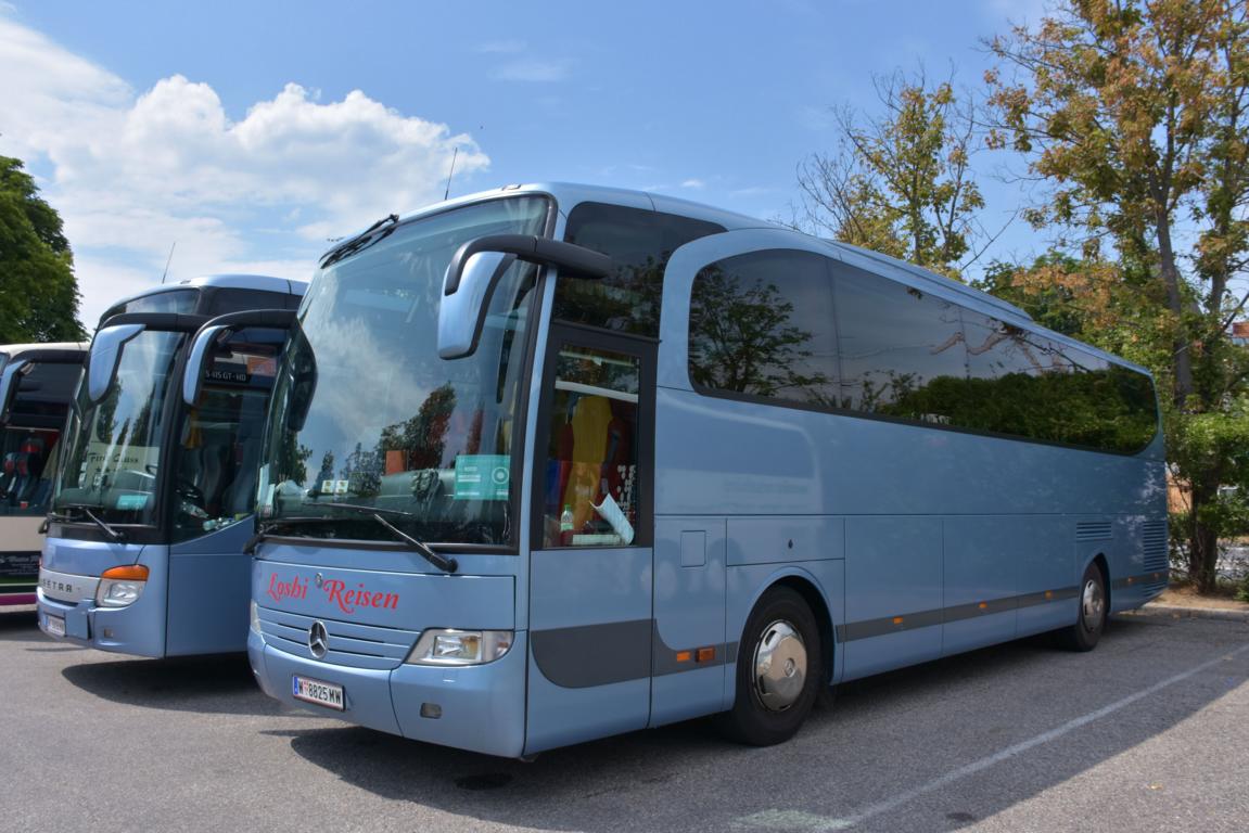 Mercedes Travego von Loshi Reisen aus Wien 06/2017 in Krems.