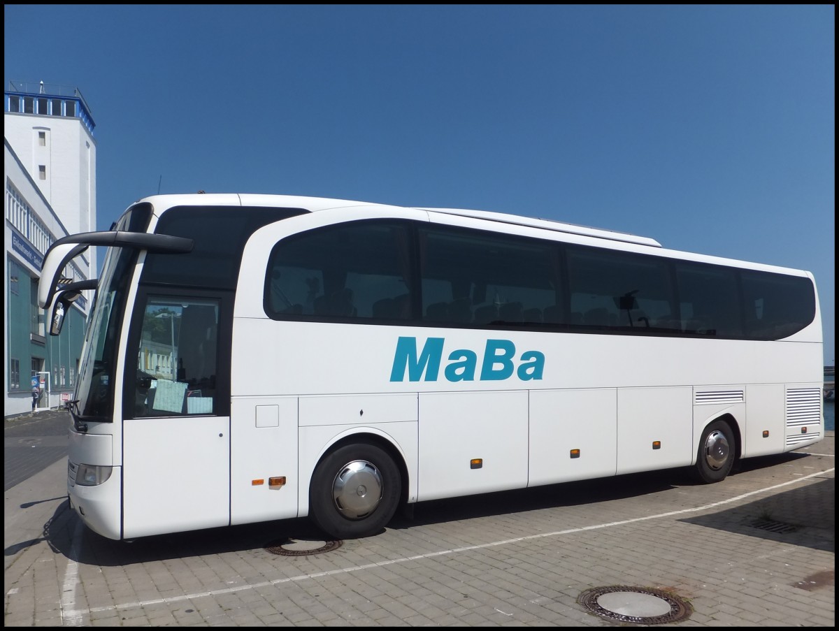 Mercedes Travego von MaBa aus Deutschland im Stadthafen Sassnitz.