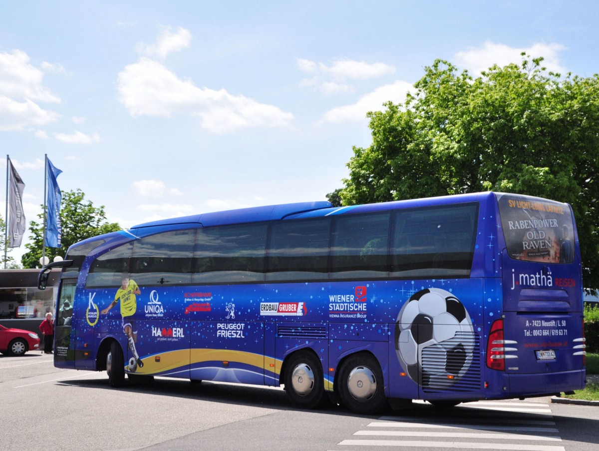 Mercedes Travego von Math Reisen aus sterreich im Mai 2015 in Krems.