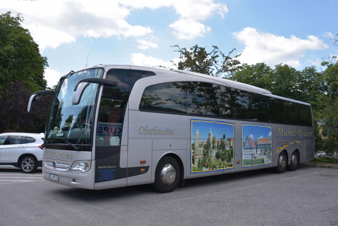 Mercedes Travego von Michel Reisen aus der BRD in Krems.