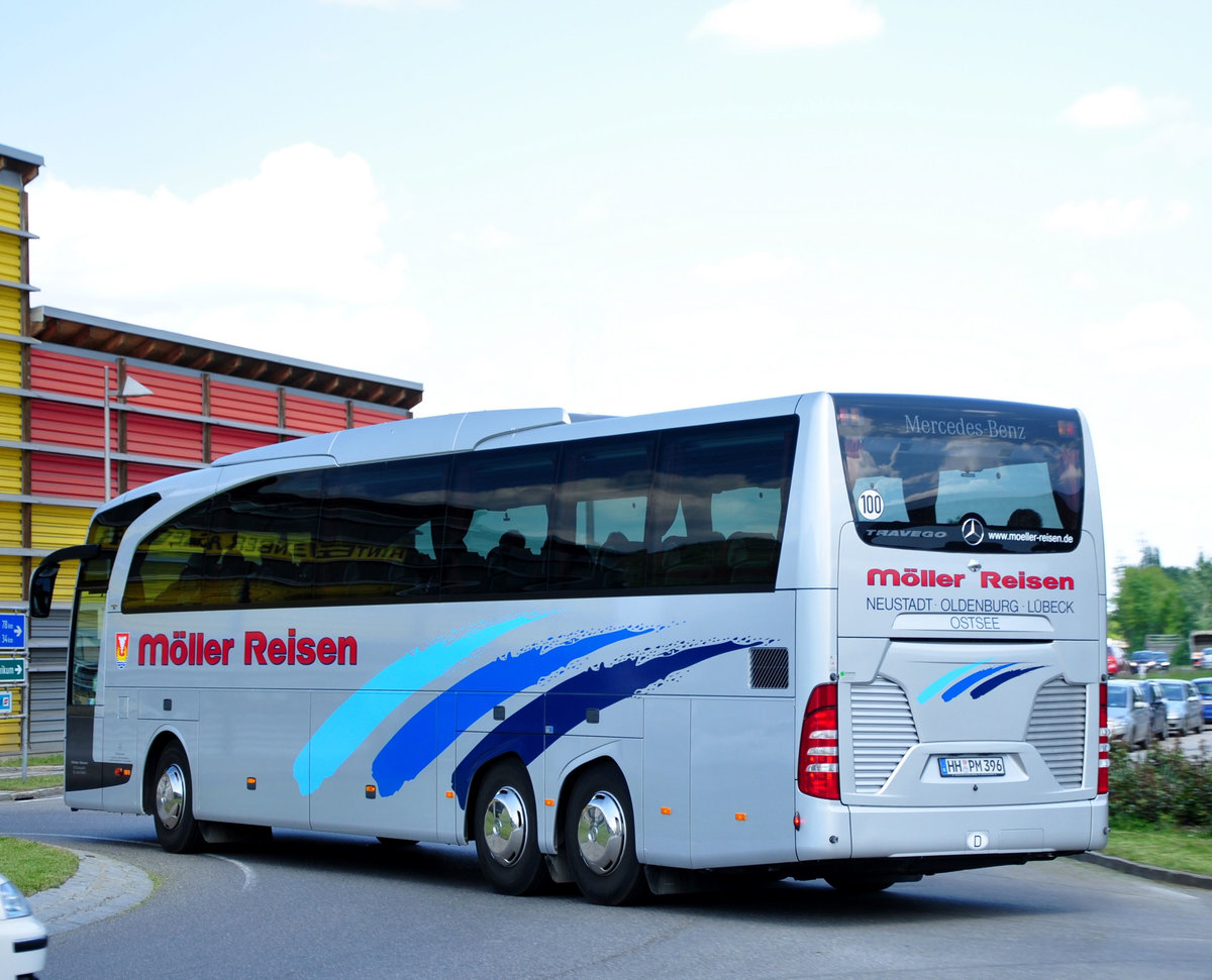 Mercedes Travego von Mller Reisen aus der BRD in Krems unterwegs.