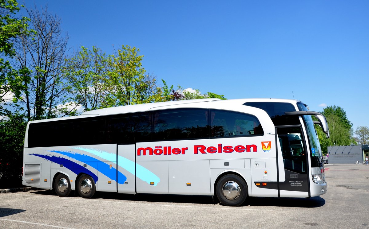 Mercedes Travego von Mller Reisen aus der BRD in Krems unterwegs.