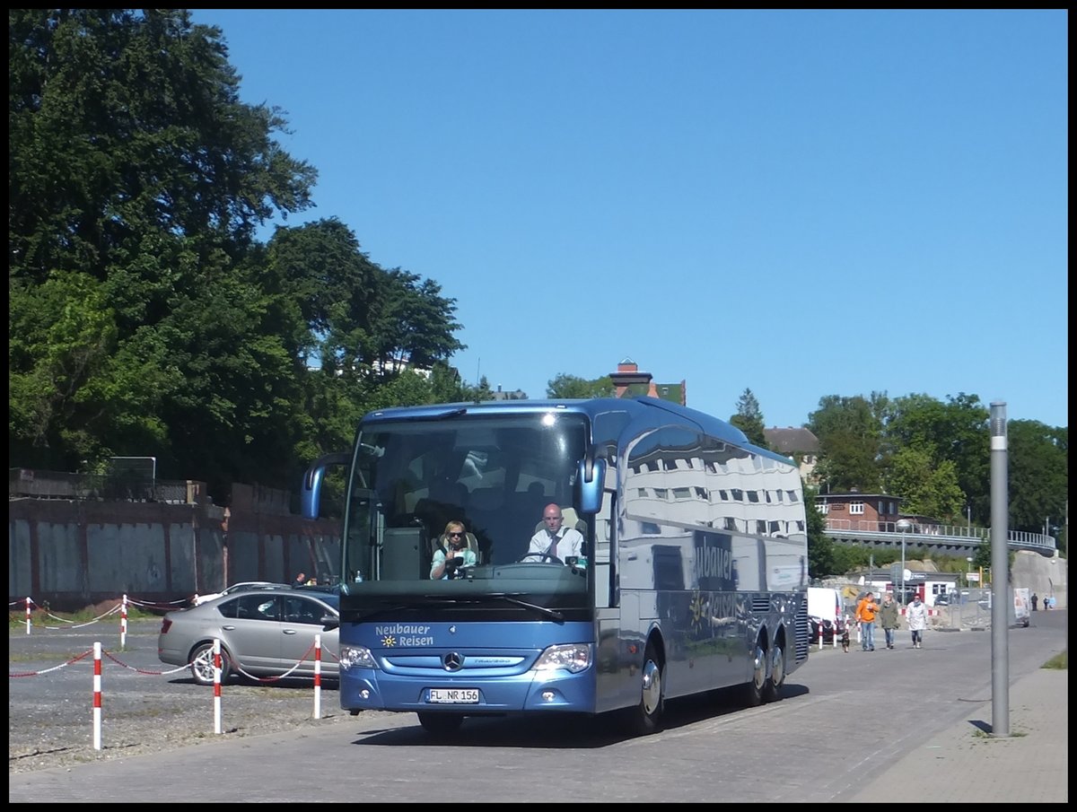 Mercedes Travego von Neubauer-Reisen aus Deutschland im Stadthafen Sassnitz.