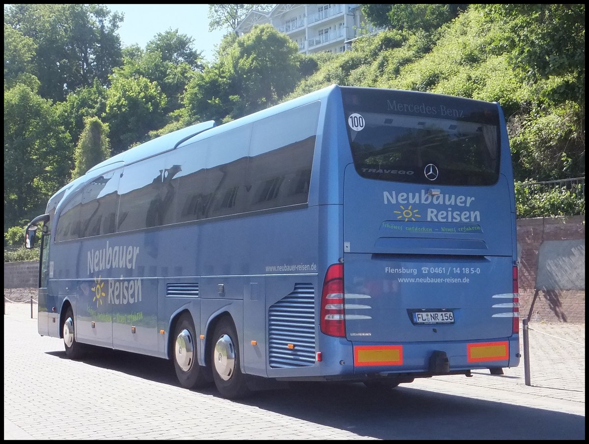 Mercedes Travego von Neubauer-Reisen aus Deutschland im Stadthafen Sassnitz.