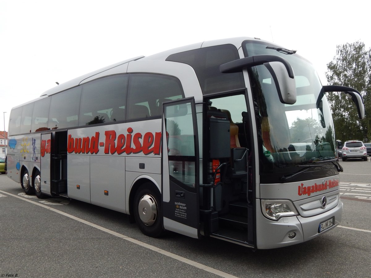 Mercedes Travego von Neubauer-Reisen aus Deutschland in Schwerin.