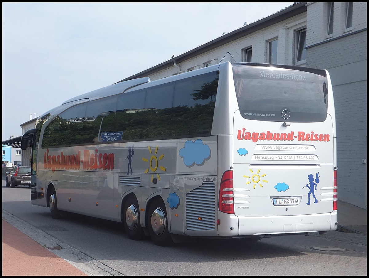 Mercedes Travego von Neubauer/Vagabund-Reisen aus Deutschland im Stadthafen Sassnitz.