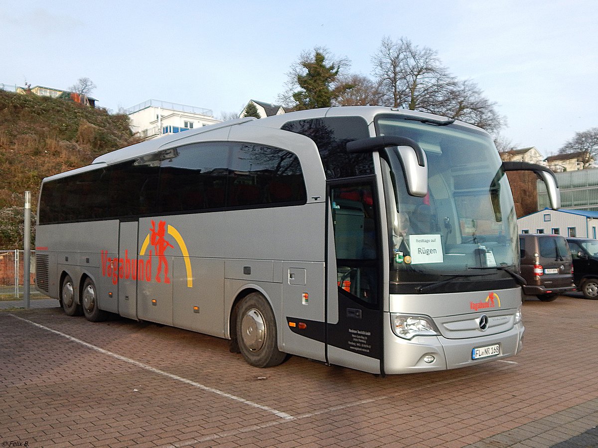 Mercedes Travego von Neubauer/Vagabund-Reisen aus Deutschland im Stadthafen Sassnitz.