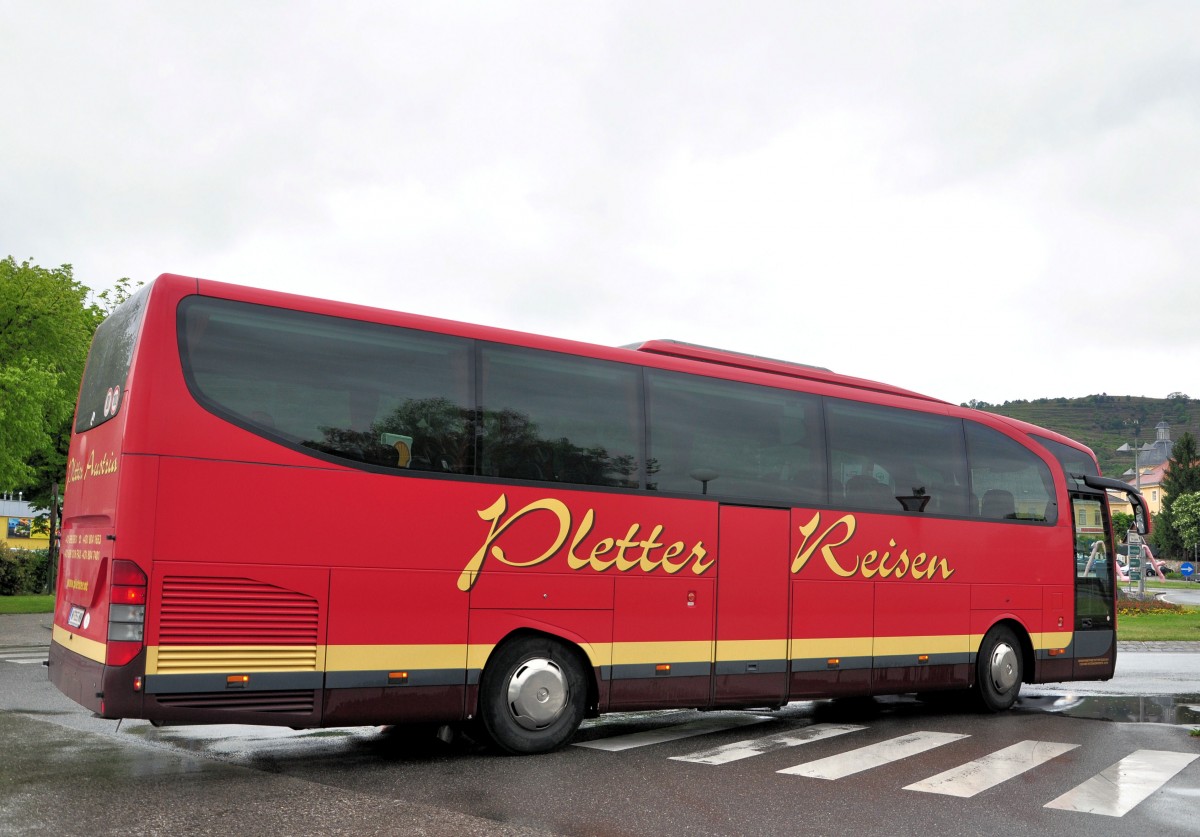 Mercedes Travego von Pletter Reisen aus Wien am 17.Mai 2014 in Krems gesehen.