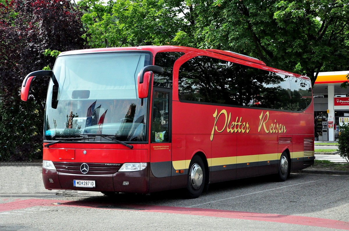 Mercedes Travego von Pletter Reisen aus sterreich im Mai 2015 in Krems.