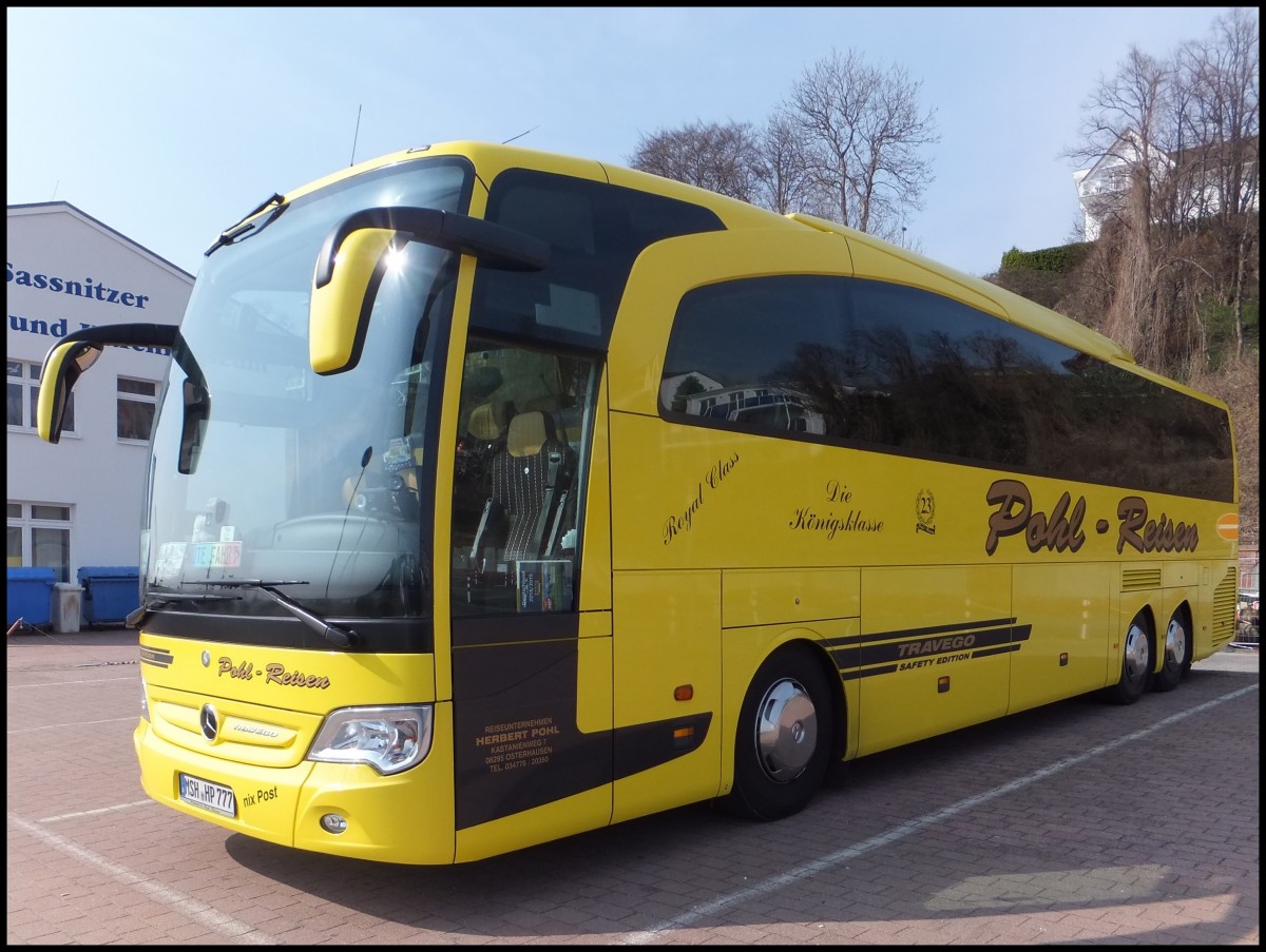 Mercedes Travego von Pohl-Reisen aus Deutschland im Stadthafen Sassnitz.