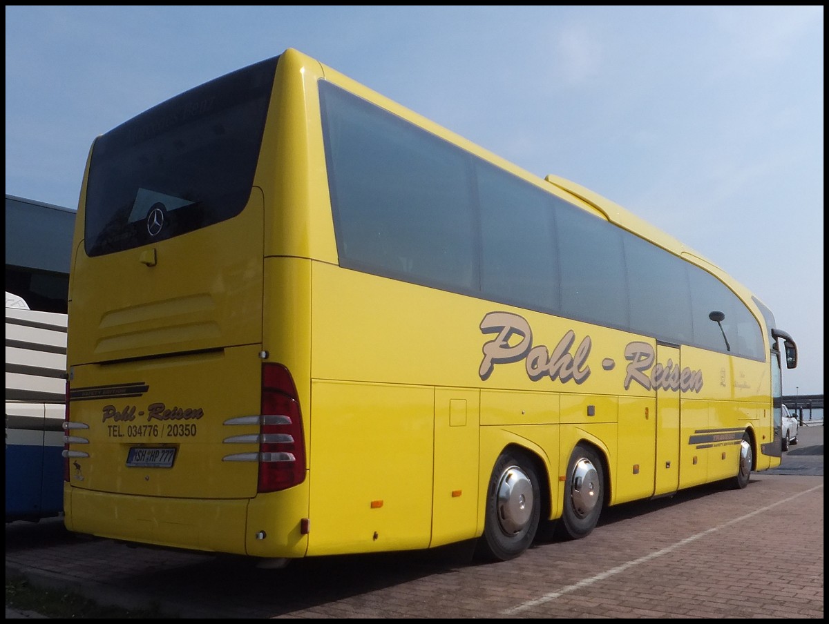 Mercedes Travego von Pohl-Reisen aus Deutschland im Stadthafen Sassnitz.