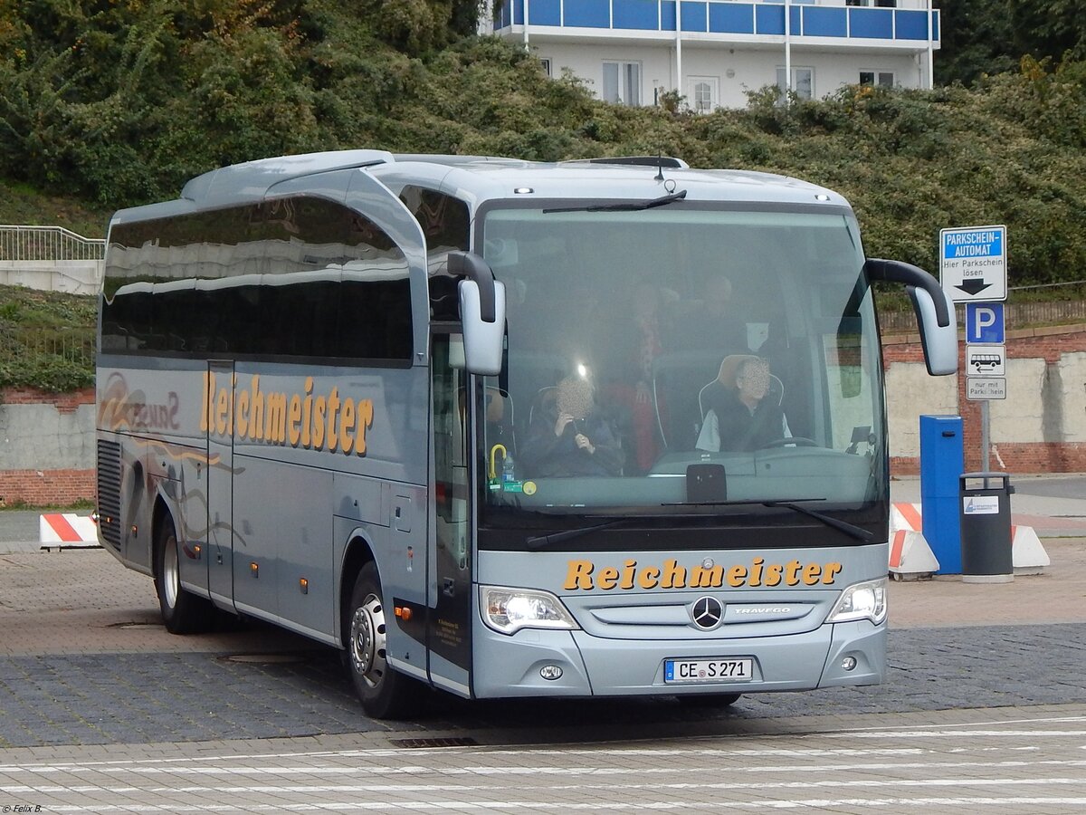 Mercedes Travego von Reichmeister aus Deutschland im Stadthafen Sassnitz.