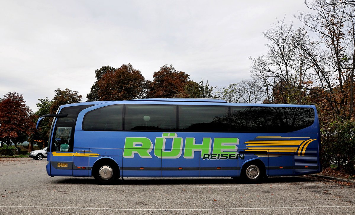 Mercedes Travego von Rhe Reisen aus der BRD in Krems.