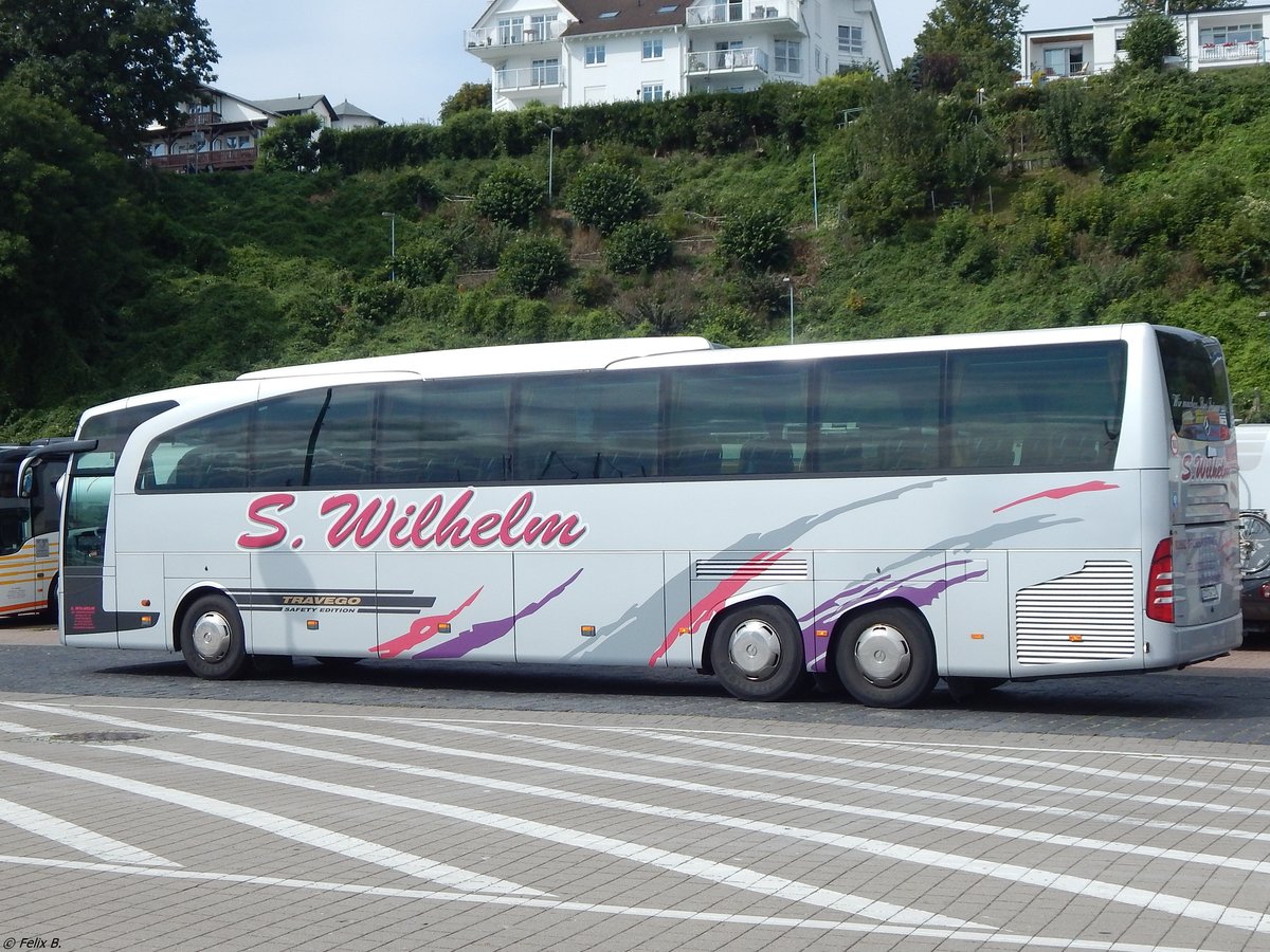 Mercedes Travego von S. Wilhelm Reisen aus Deutschland im Stadthafen Sassnitz.