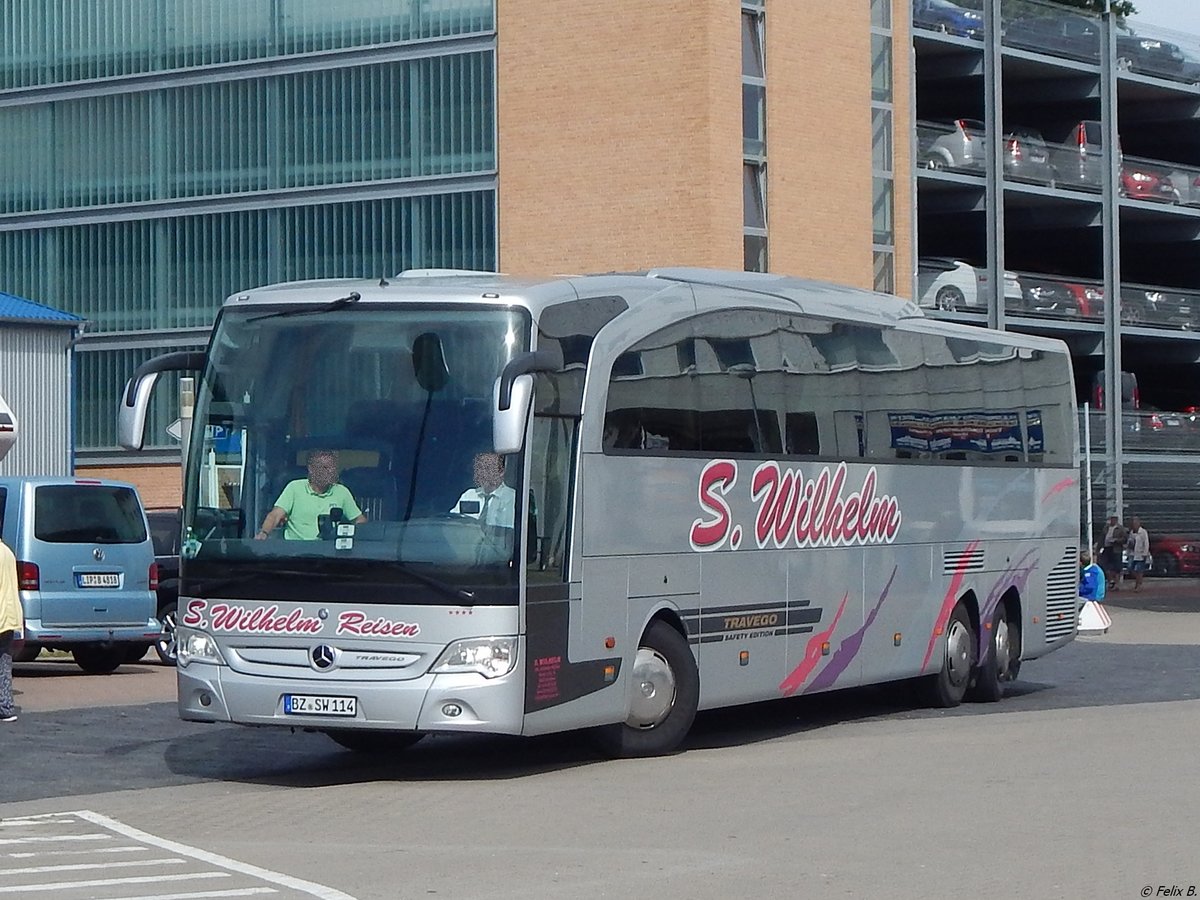 Mercedes Travego von S. Wilhelm Reisen aus Deutschland im Stadthafen Sassnitz.