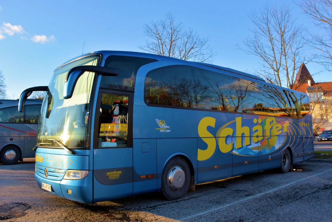 Mercedes Travego von Schfer Reisen aus der BRD im Dez. 2017 in Krems.