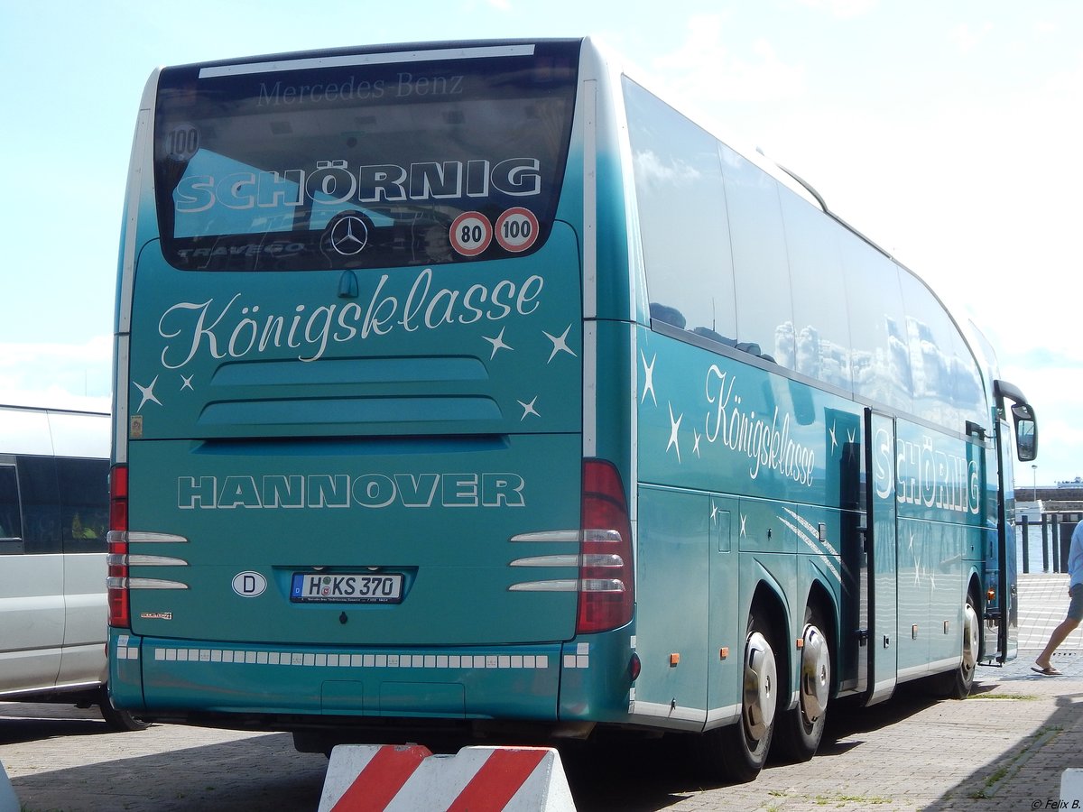 Mercedes Travego von Schörnig aus Deutschland im Stadthafen Sassnitz. 