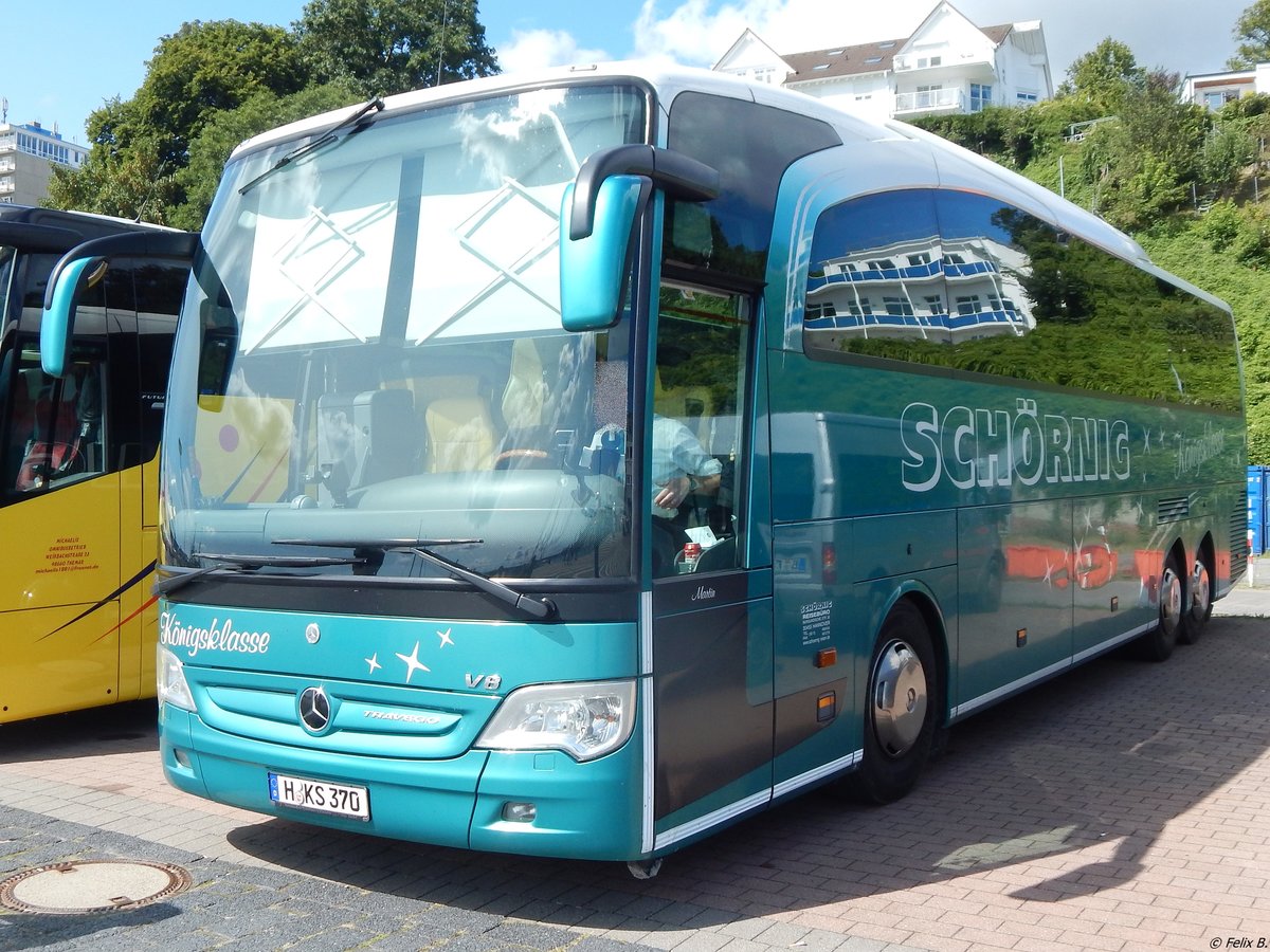 Mercedes Travego von Schörnig aus Deutschland im Stadthafen Sassnitz. 