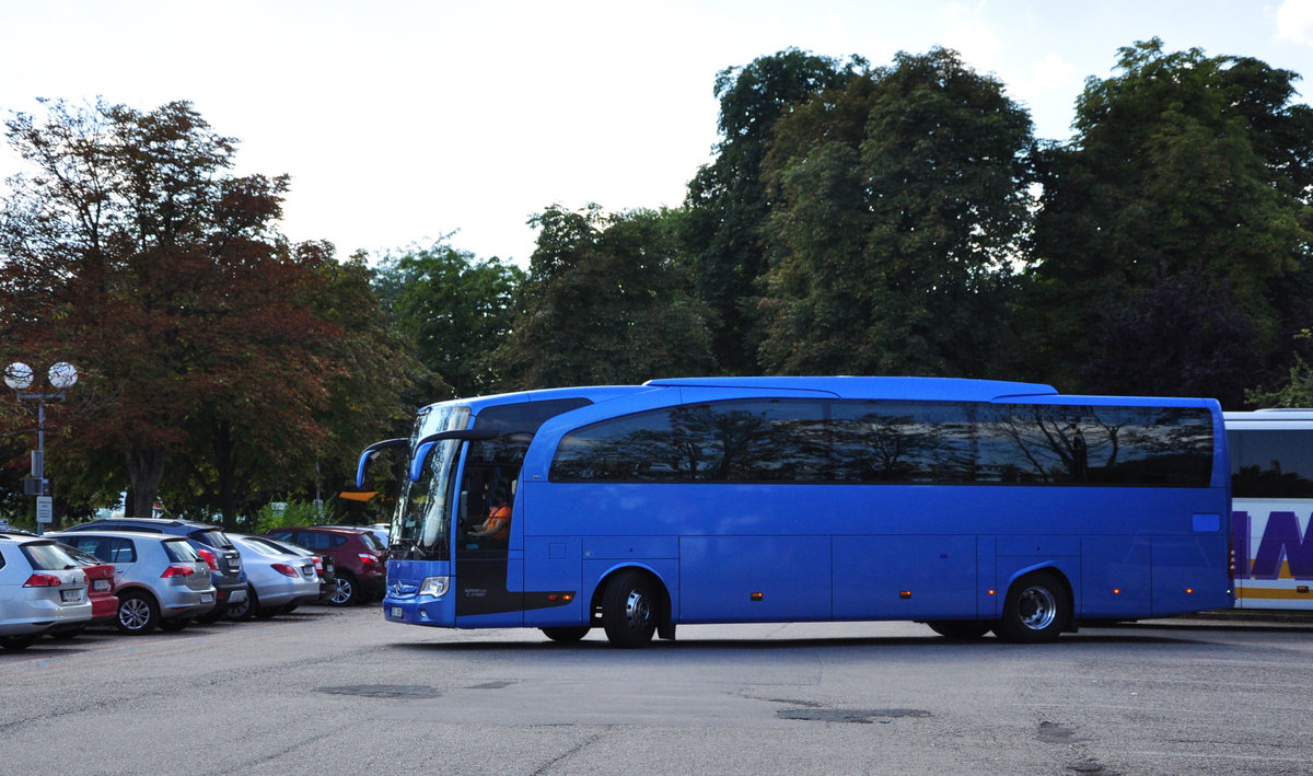 Mercedes Travego von Skatrans.cz in Krems gesehen.