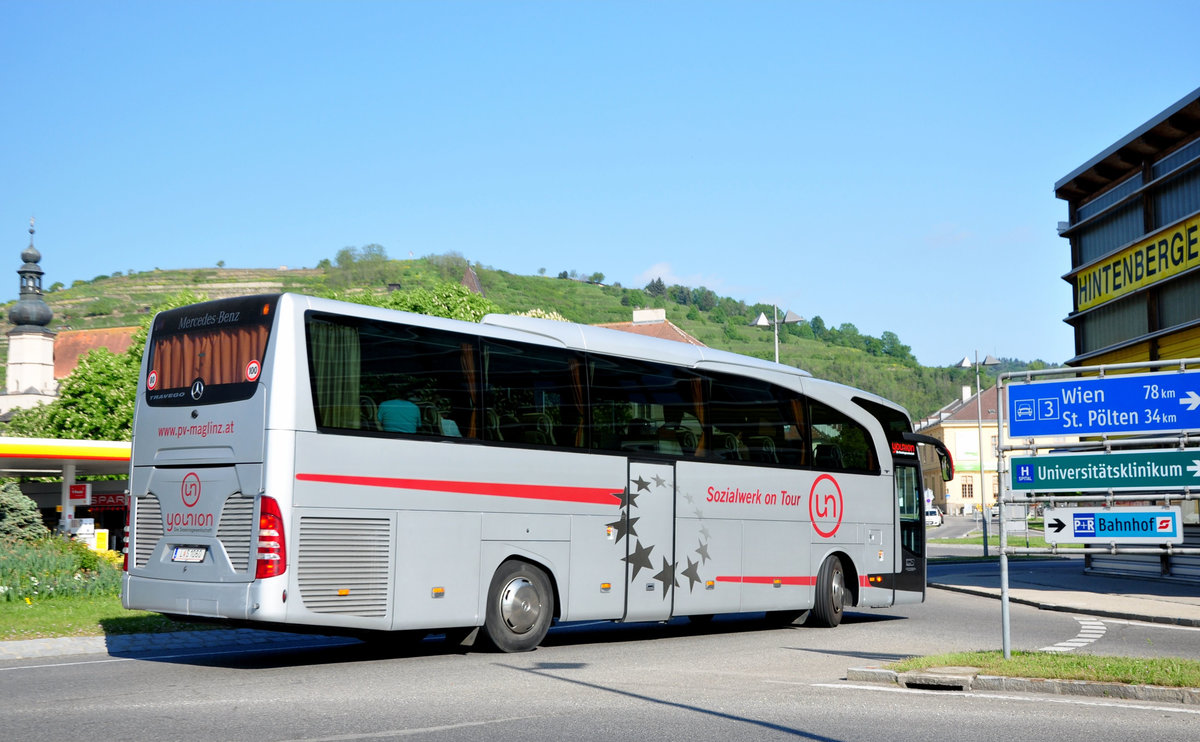 Mercedes Travego von  Sozialwerk on Tour- Younion  aus Obersterreich in Krems gesehen.