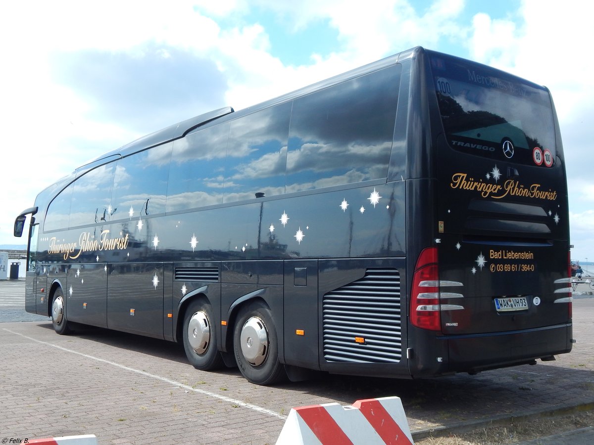 Mercedes Travego von Thüringer RhönTourist aus Deutschland im Stadthafen Sassnitz. 