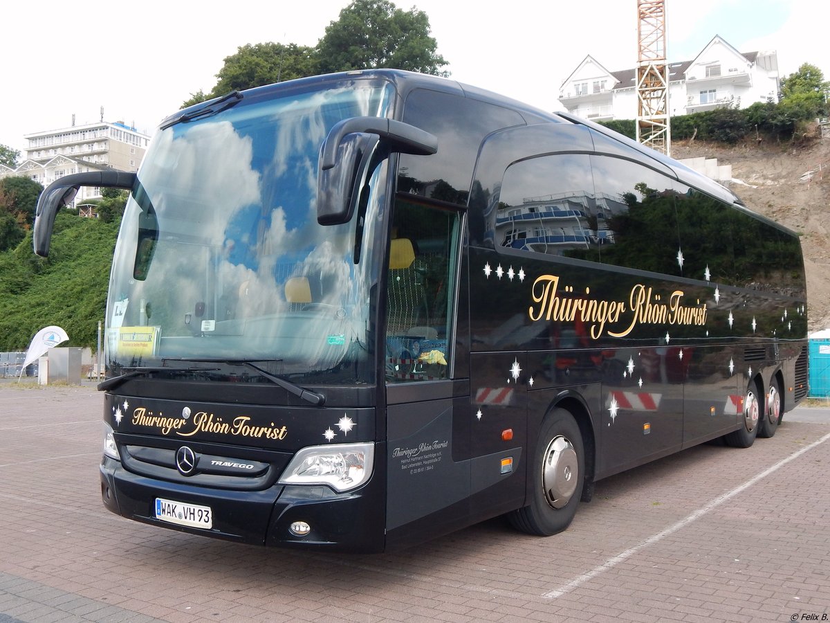 Mercedes Travego von Thüringer RhönTourist aus Deutschland im Stadthafen Sassnitz. 