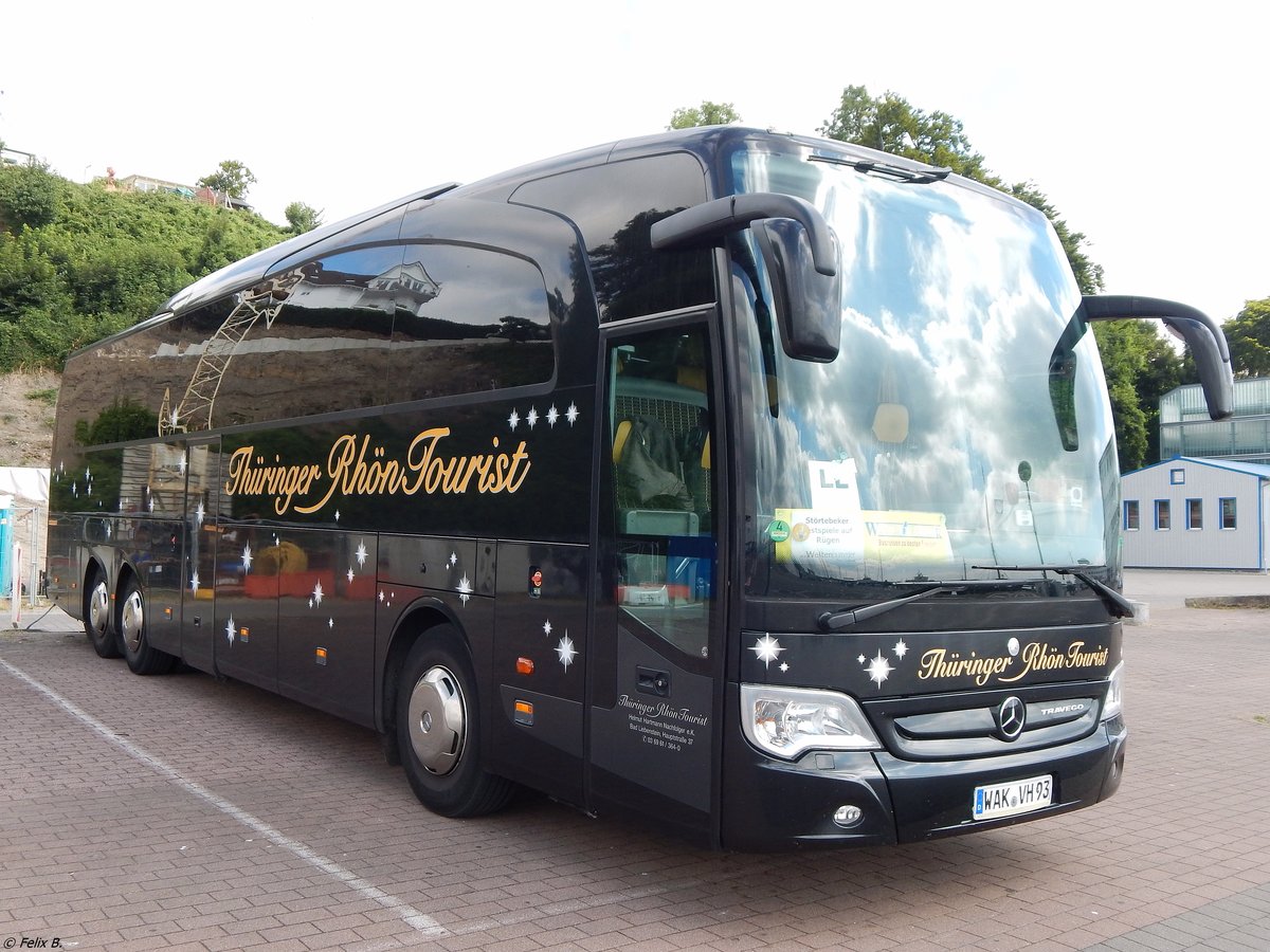 Mercedes Travego von Thüringer RhönTourist aus Deutschland im Stadthafen Sassnitz. 