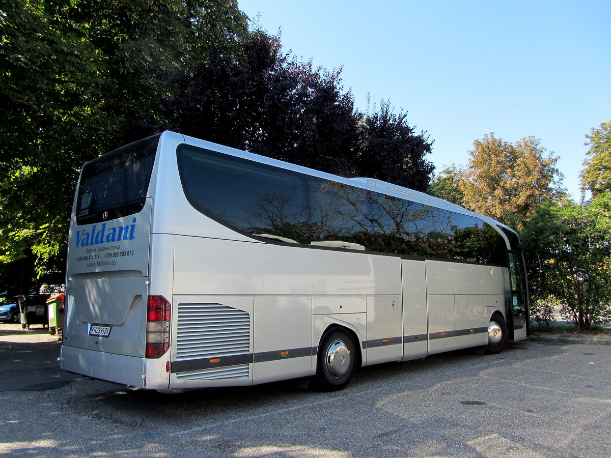 Mercedes Travego von Valdani aus Bulgarien in Krems gesehen.