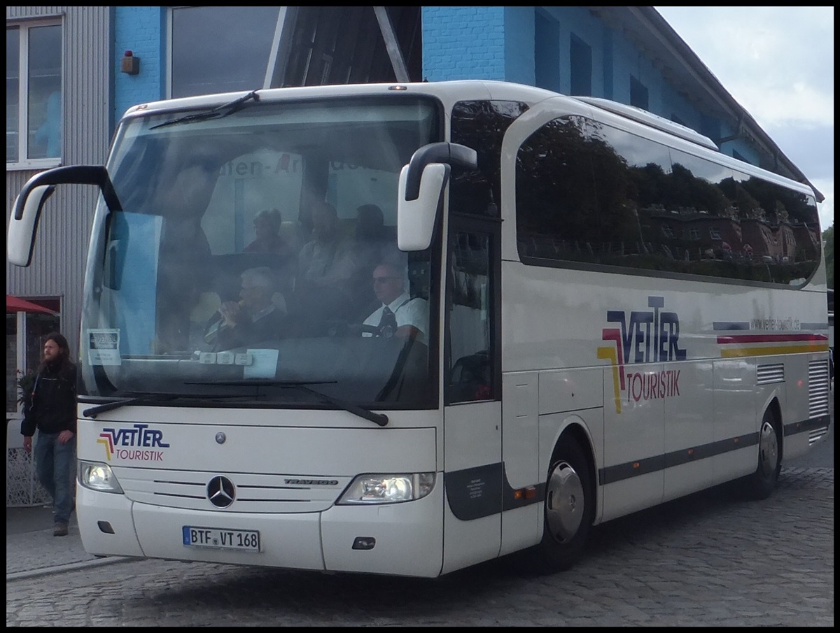 Mercedes Travego von Vetter Touristik aus Deutschland im Stadthafen Sassnitz.