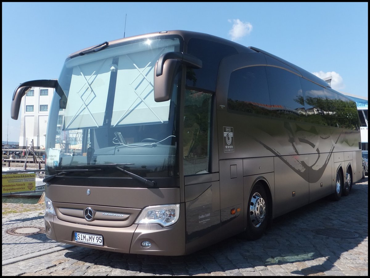 Mercedes Travego Vorführwagen von Bohr aus Deutschland im Stadthafen Sassnitz.