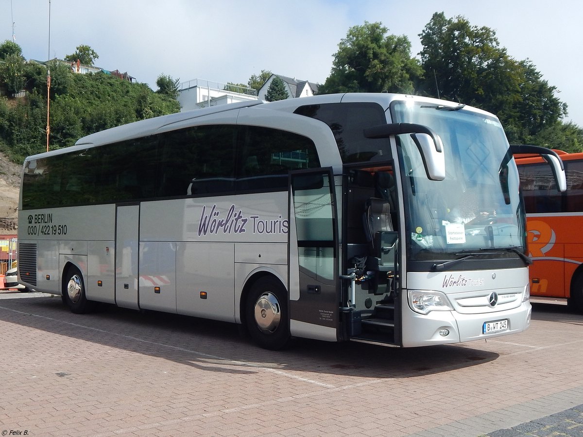 Mercedes Travego von Wörlitz Tourist aus Deutschland im Stadthafen Sassnitz.