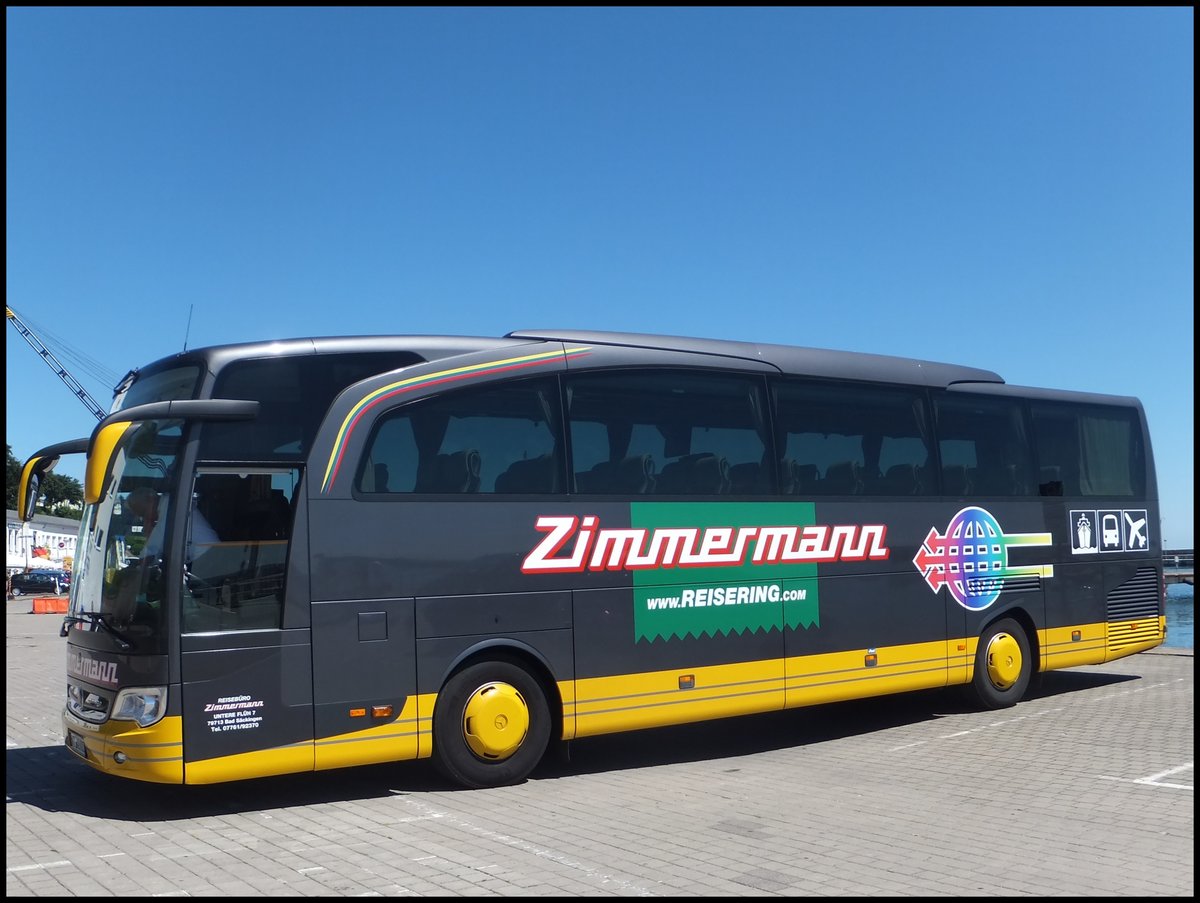 Mercedes Travego von Zimmermann aus Deutschland im Stadthafen Sassnitz.