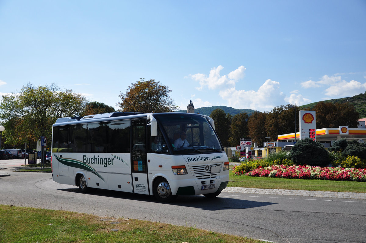 Midi Bus Mercedes O 818 von Buchinger Reisen aus sterreich in Krems gesehen.