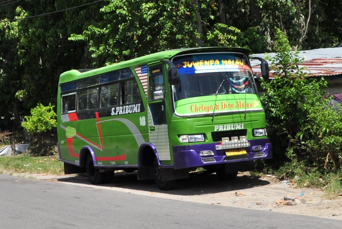 Mir unbekannter Linien-Kleinbus,Nordsumatra,Juni 2014.