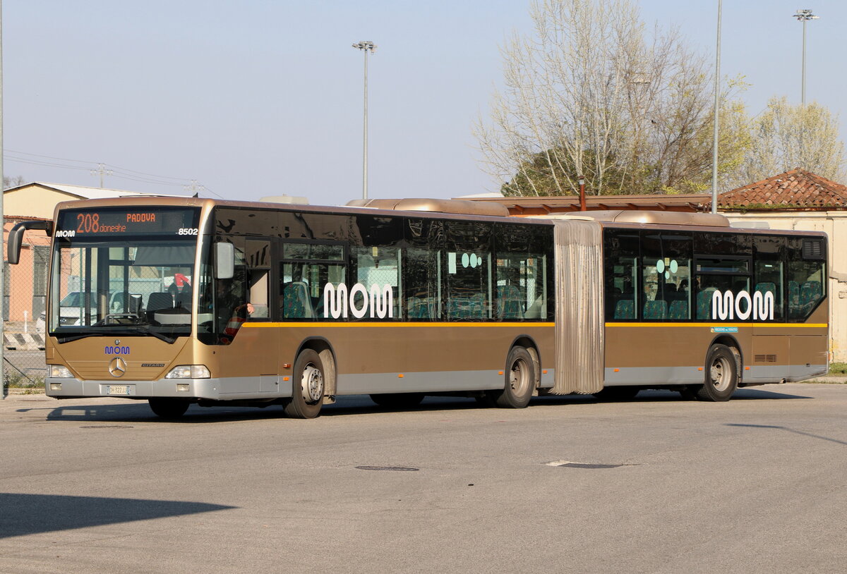 MOM Trevisio - Nr. 8502/DH-322 JJ - Mercedes am 23. M�rz 2026 in Padova (Aufnahme: Martin beyer)