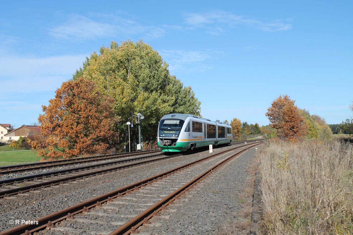 Naachschuss auf VT15  Landkreis Neustadt an der Waldnaab  als VBG81118 Schwandorf - Marktredwitz bei Sch�nfeld. 22.10.13