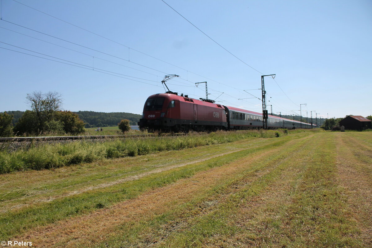Nachschuss auf 1116 131 die den Unwetter bedingten umgeleiteten EC 113 Frankfurt/Main - Klagenfurt bei Oberdachstetten schiebt. 08.06.24