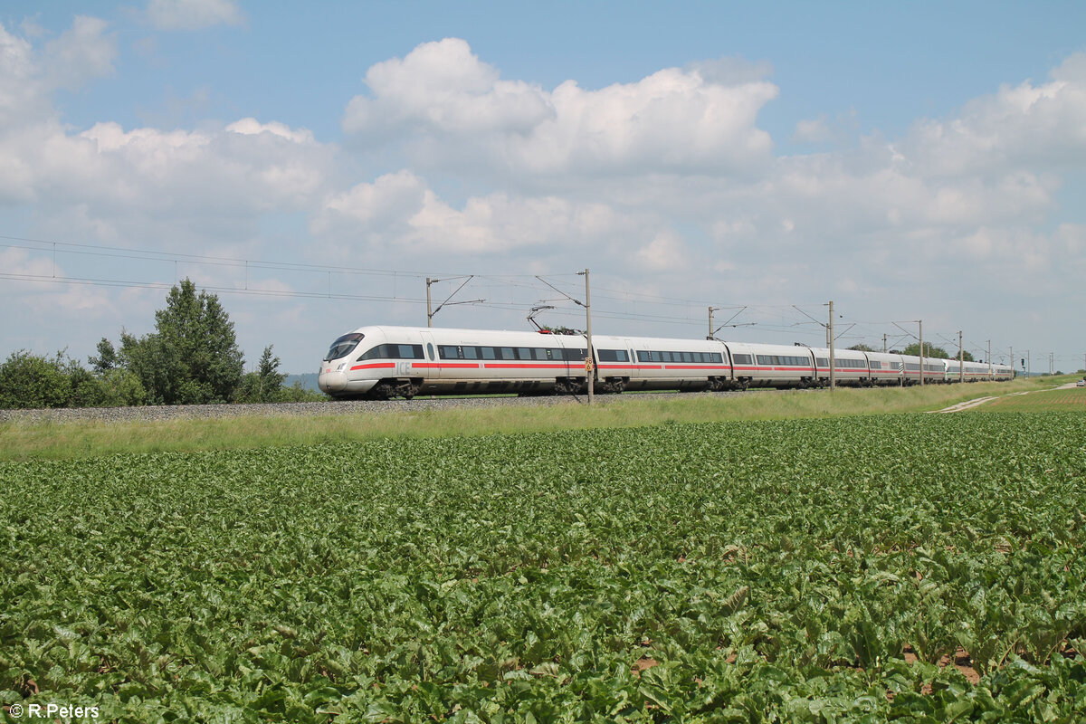 Nachschuss auf 411  Naumburg Saale  und 411 030  Jena  als Umleiter ICE bei Uffenheim. 04.06.24