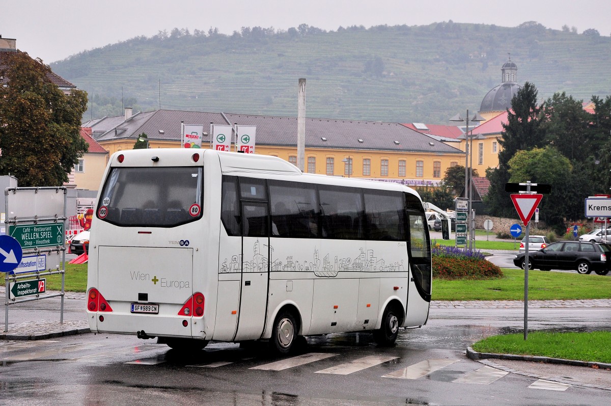 Nachschuss auf einen TEMSA Opalin aus Niedersterreich,am 11.9.2014 in Krems gesehen.