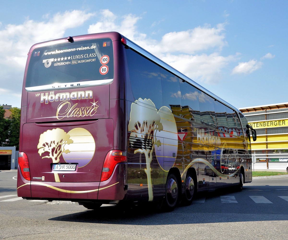 Nachschuss auf den SETRA 417 HDH von HRMANN Reisen aus Deutschland im Aug. 2013 in Krems.