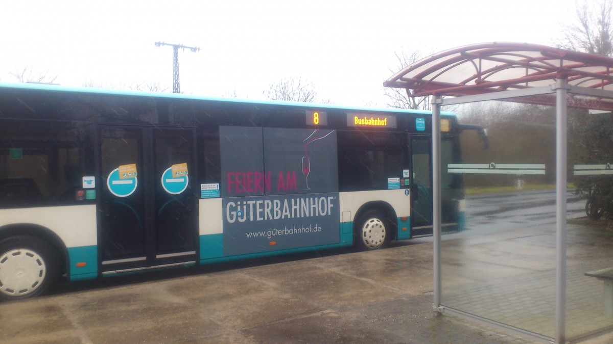 ...NB SW 586 auch dieser Citaro bekam dieses Jahr das Traffic Bord mit der Werbung fr den Gterbahnhof aber immer fr eine andere Abteilung die dort zu finden ist