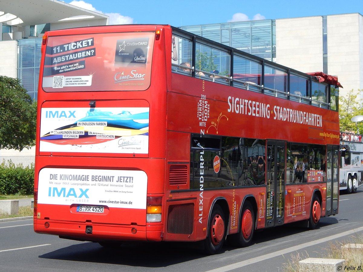 Neoplan Centroliner N4426 von Gullivers Reisen aus Deutschland in Berlin. 