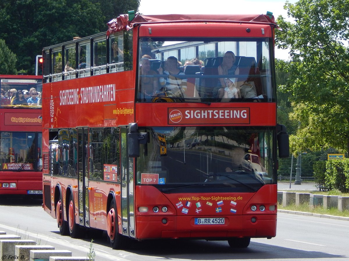 Neoplan Centroliner N4426 von Gullivers Reisen aus Deutschland in Berlin. 