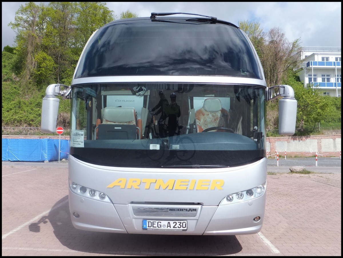 Neoplan Cityliner von Artmeier aus Deutschland im Stadthafen Sassnitz.