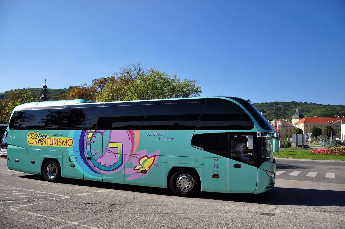 Neoplan Cityliner aus Italien in Krems gesehen.