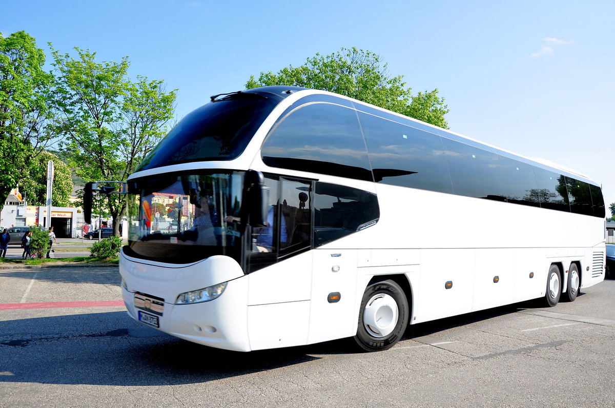 Neoplan Cityliner aus Mnchen in Krems gesehen.