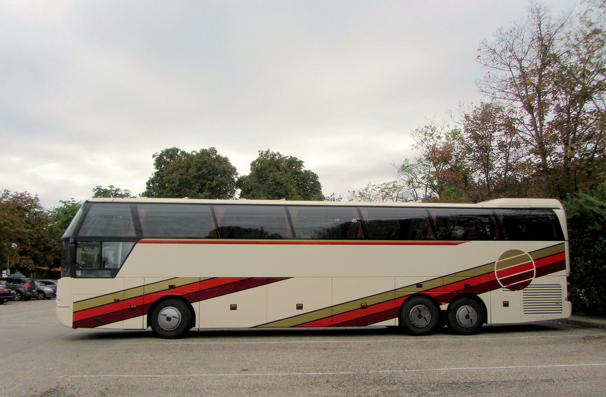 Neoplan Cityliner aus der UA in Krems gesehen.