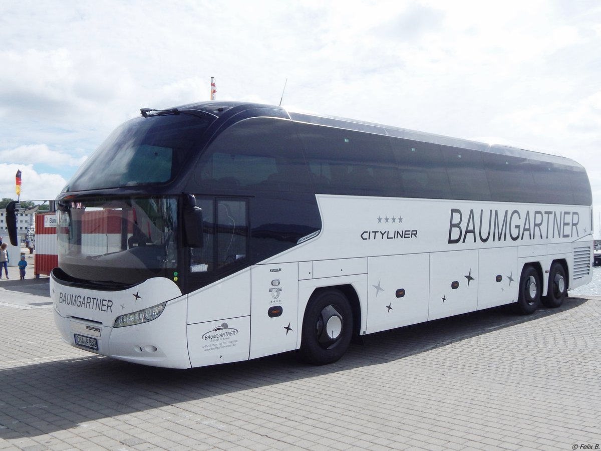 Neoplan Cityliner von Baumgartner aus Deutschland im Stadthafen Sassnitz. 